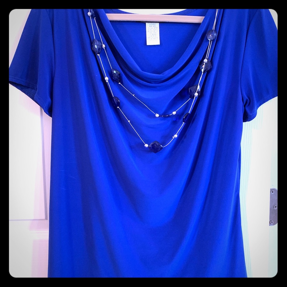 🌹Beautiful Royal Blue Blouse with necklaces